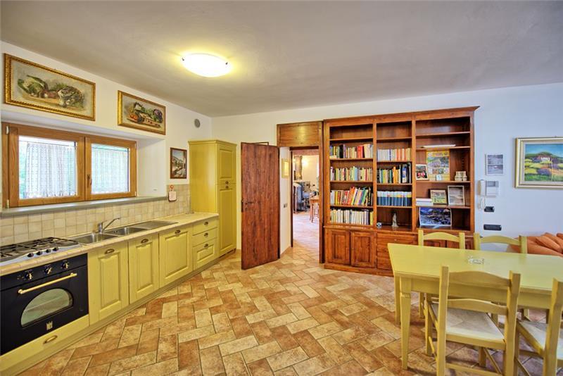 Sea-view villa in Umbria, photograph 15