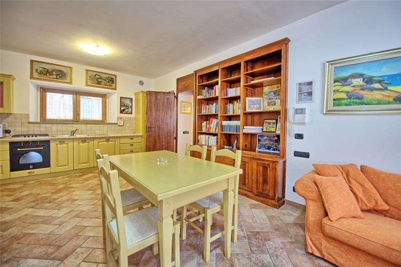 Sea-view villa in Umbria, photograph 14