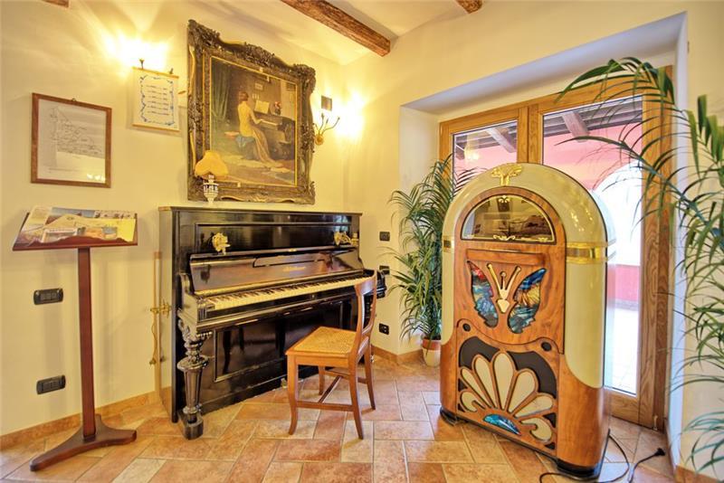 Sea-view villa in Umbria, photograph 18
