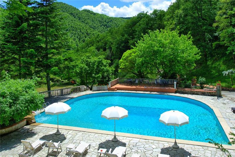 Sea-view villa in Umbria, photograph 2