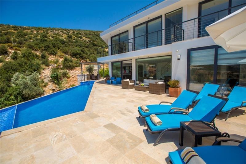 Sea-view villa in Kalkan, photograph 3
