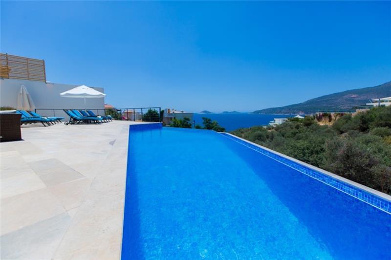 Sea-view villa in Kalkan, photograph 19