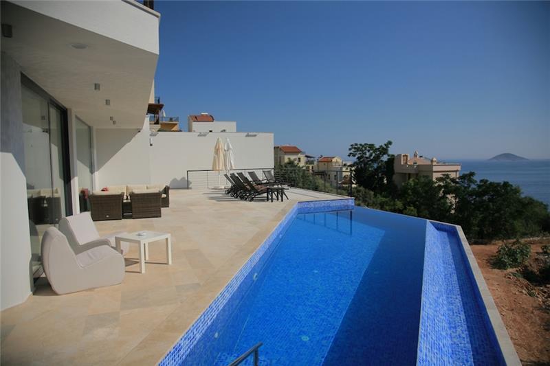 Sea-view villa in Kalkan, photograph 1