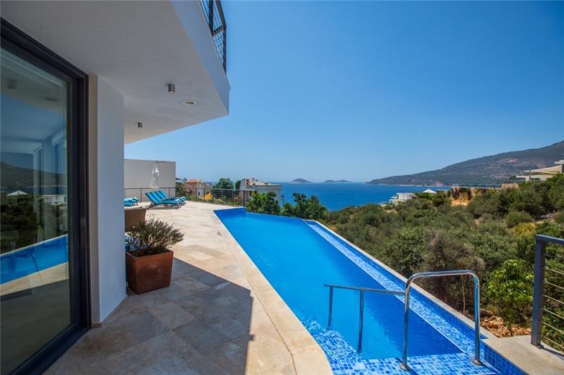 Sea-view villa in Kalkan, photograph 2