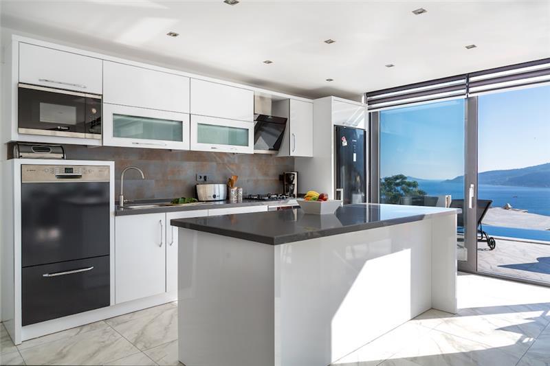 Sea-view villa in Kalkan, photograph 8