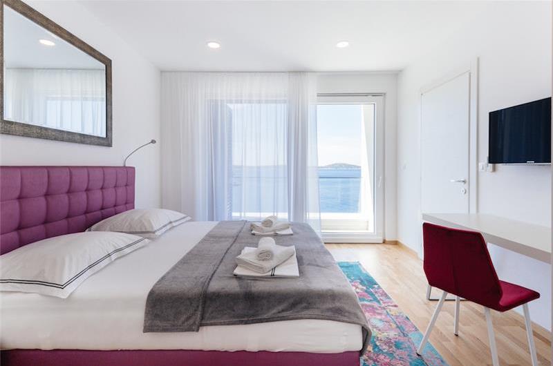 2 x 3 Bedroom Villa with Pool and Sea View near Trogir, Sleeps 6-8