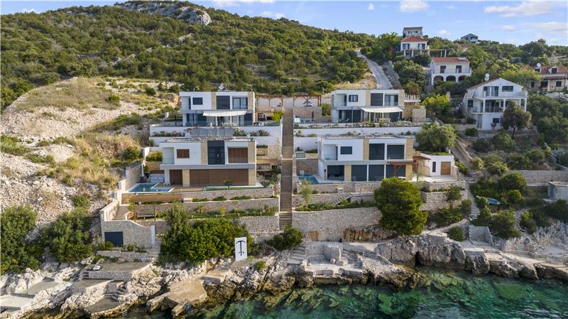 Beachfront villa in Vinisce, photograph 4