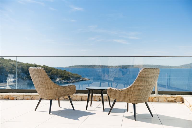 Beachfront villa in Vinisce, photograph 12