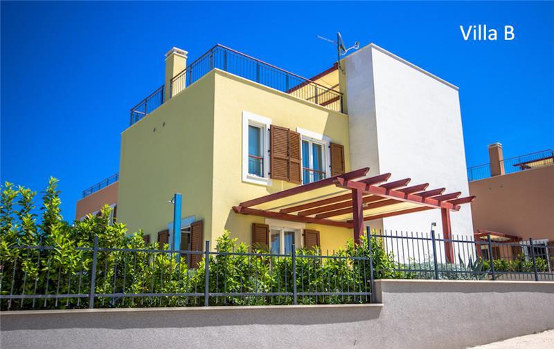 Sea-view villa in Splitska, photograph 21