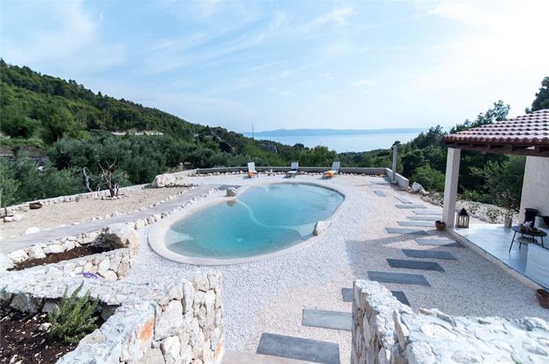 4 Bedroom Villa with Pool, Spa and Gym in Makarska, Sleeps 8