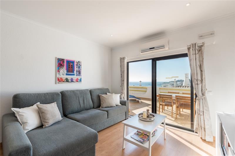 Sea-view villa in Albufeira, photograph 2