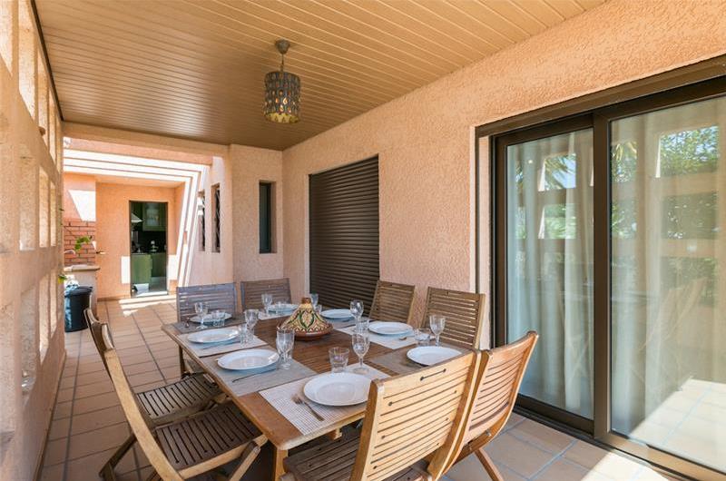 4 Bedroom Villa with Pool and Walking Distance from Gale Beach, Sleeps 8