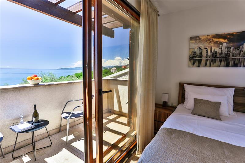 Sea-view villa in Petrovac, photograph 13