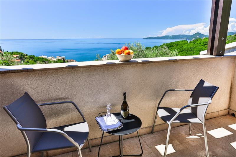 Sea-view villa in Petrovac, photograph 21