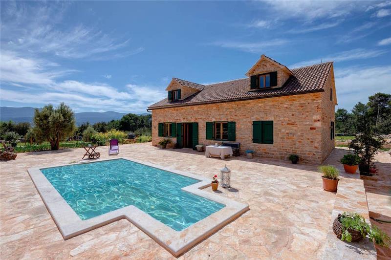 Villa in Stari Grad (Hvar), photograph 2