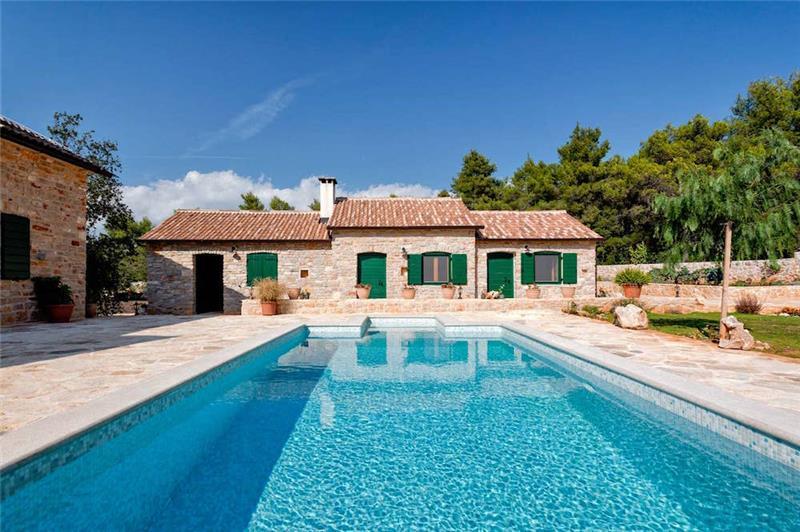 Villa in Stari Grad (Hvar), photograph 1