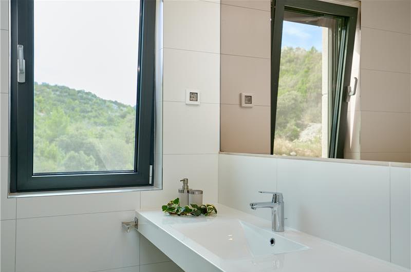 6 Bedroom Seafront Villa with Pool near Slano, Sleeps 12-14