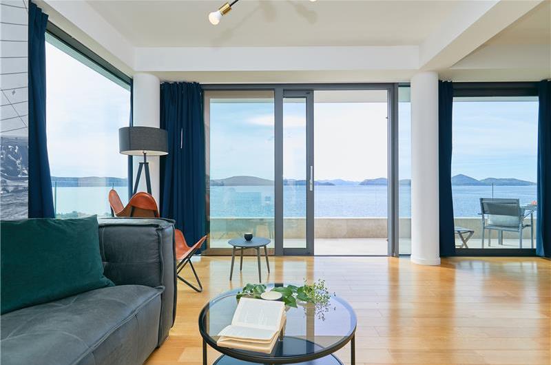 6 Bedroom Seafront Villa with Pool near Slano, Sleeps 12-14