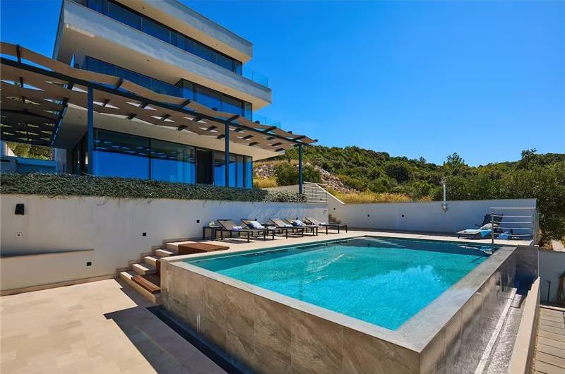 6 Bedroom Seafront Villa with Pool near Slano, Sleeps 12-14
