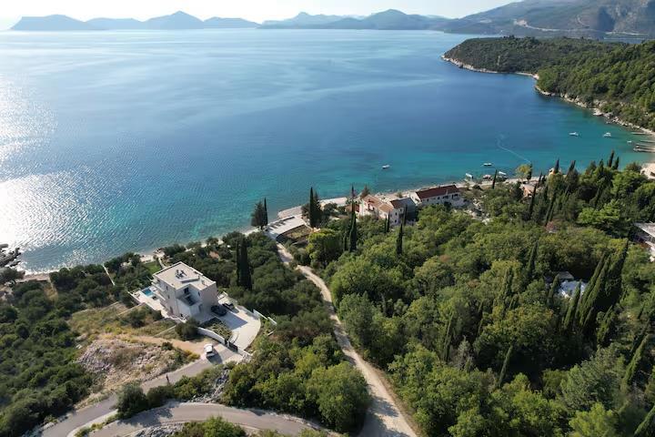 6 Bedroom Seafront Villa with Pool near Slano, Sleeps 12-14