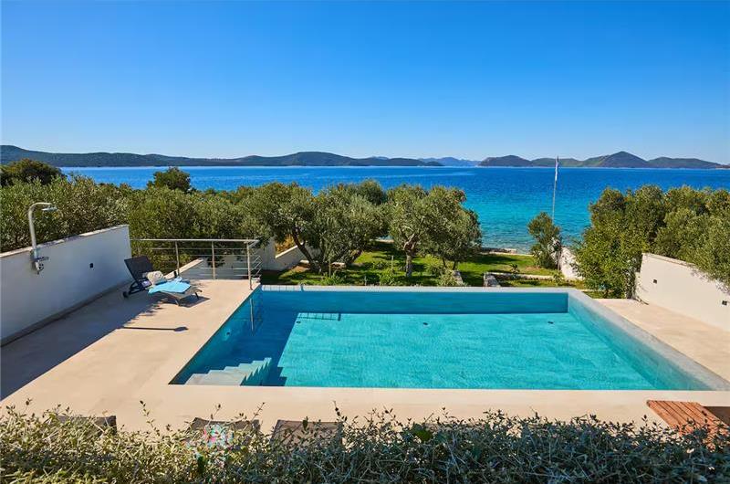6 Bedroom Seafront Villa with Pool near Slano, Sleeps 12-14