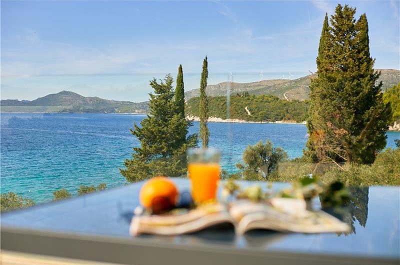 6 Bedroom Seafront Villa with Pool near Slano, Sleeps 12-14
