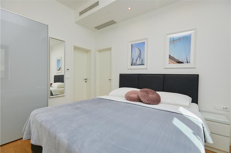 6 Bedroom Seafront Villa with Pool near Slano, Sleeps 12-14