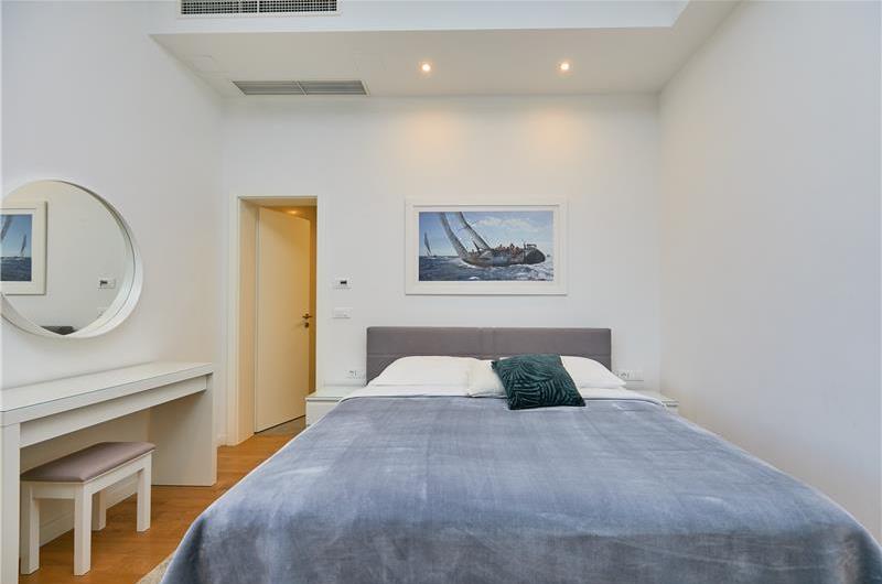 6 Bedroom Seafront Villa with Pool near Slano, Sleeps 12-14