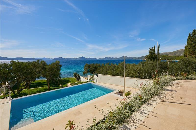 6 Bedroom Seafront Villa with Pool near Slano, Sleeps 12-14