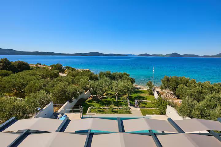 6 Bedroom Seafront Villa with Pool near Slano, Sleeps 12-14
