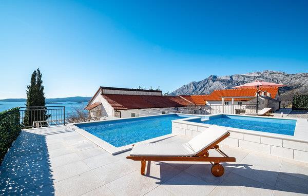 Sea-view villa in Orebic, photograph 1