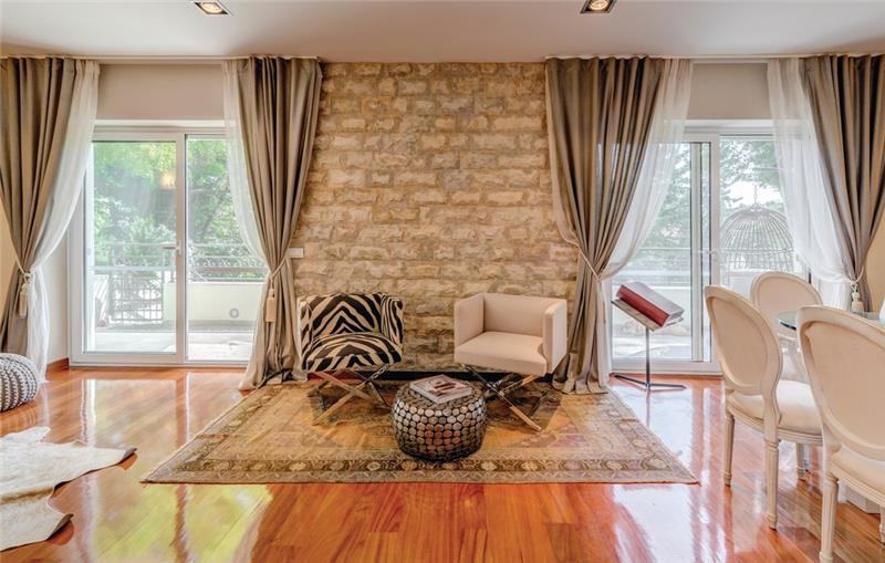 Beachfront villa in Split, photograph 9