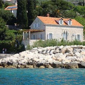 4 Bedroom Seaside Villa with Pool in Mlini near Dubrovnik, Sleeps 8