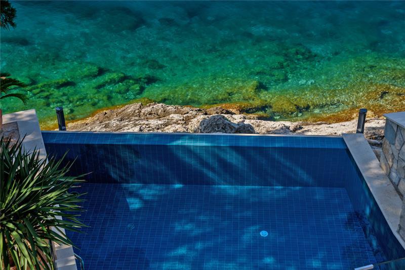 Beachfront villa in Selca, photograph 6