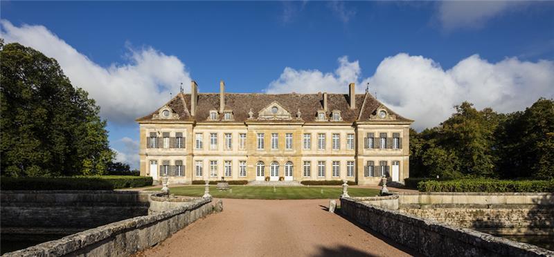 Villa in Saulieu, photograph 2
