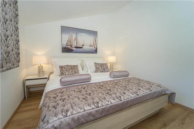 Beachfront villa in Vela Luka, photograph 15