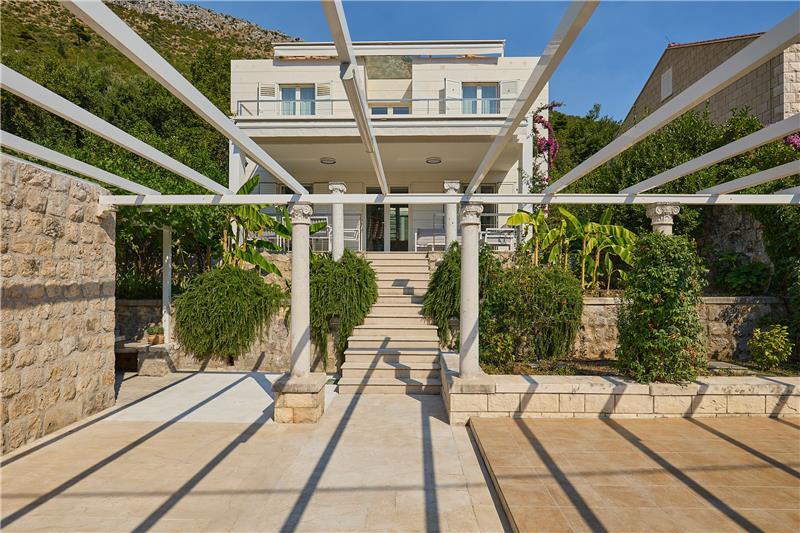 Sea-view villa in Zaton, photograph 1