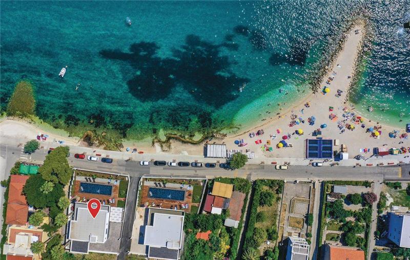 Beachfront villa in Trogir, photograph 9