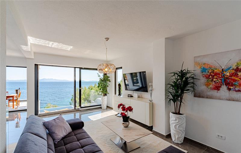 Beachfront villa in Smokvica, photograph 14