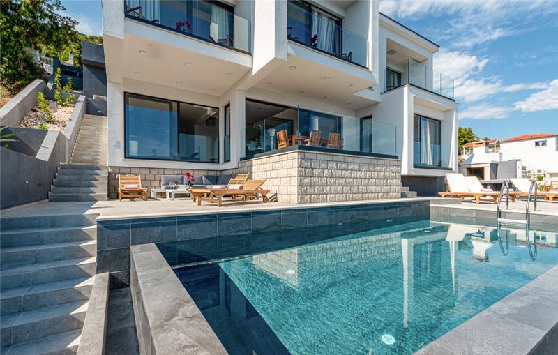 Beachfront villa in Smokvica, photograph 6