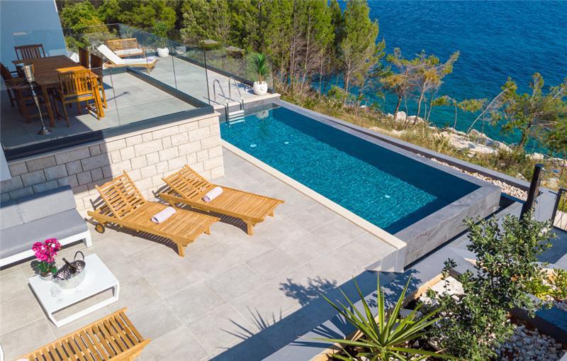 Beachfront villa in Smokvica, photograph 5