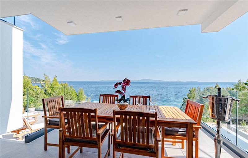 Beachfront villa in Smokvica, photograph 8