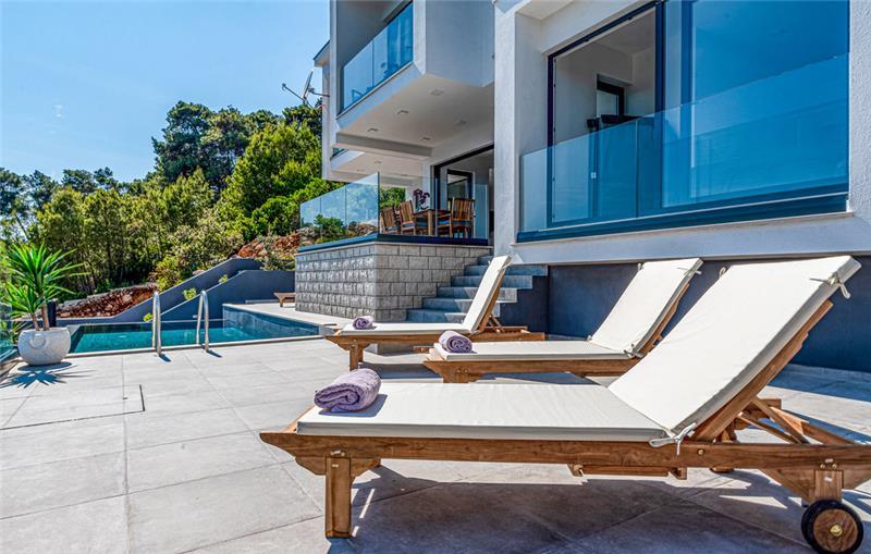 Beachfront villa in Smokvica, photograph 18