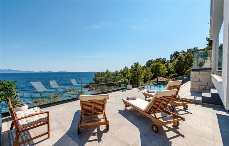 Beachfront villa in Smokvica, photograph 11