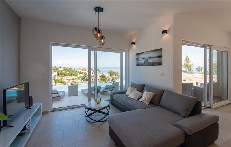 Beachfront villa in Prigradica, photograph 16