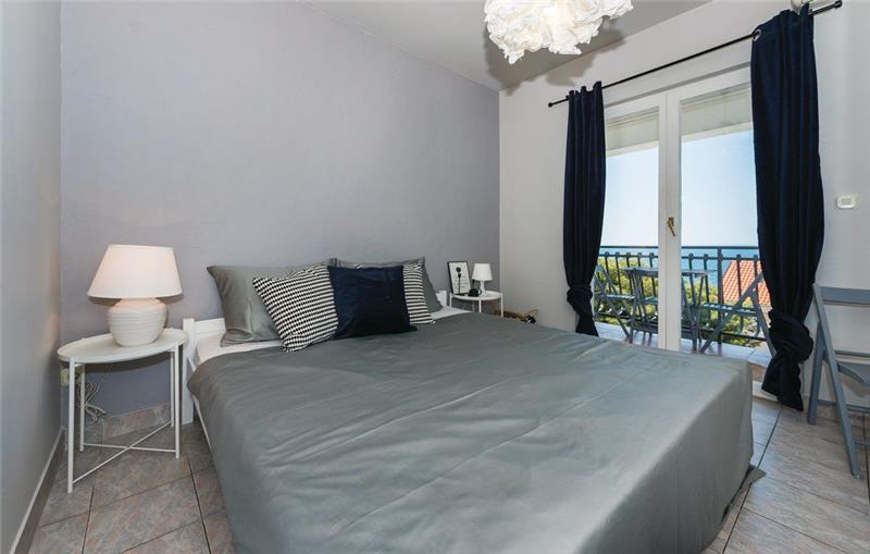 Beachfront villa in Primosten, photograph 18