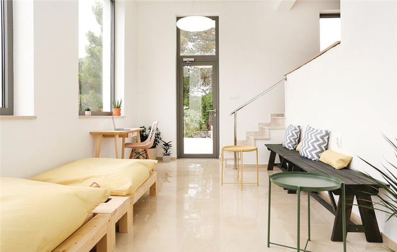 Beachfront villa in Sibenik, photograph 10