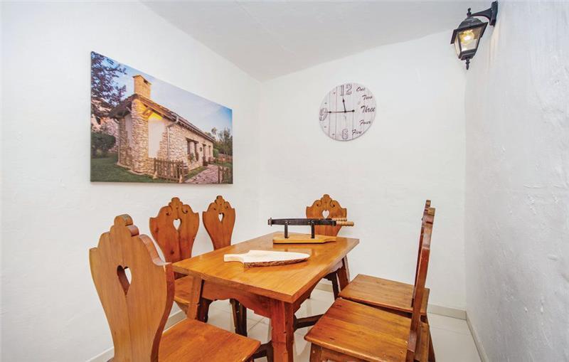 Sea-view villa in Brela, photograph 8