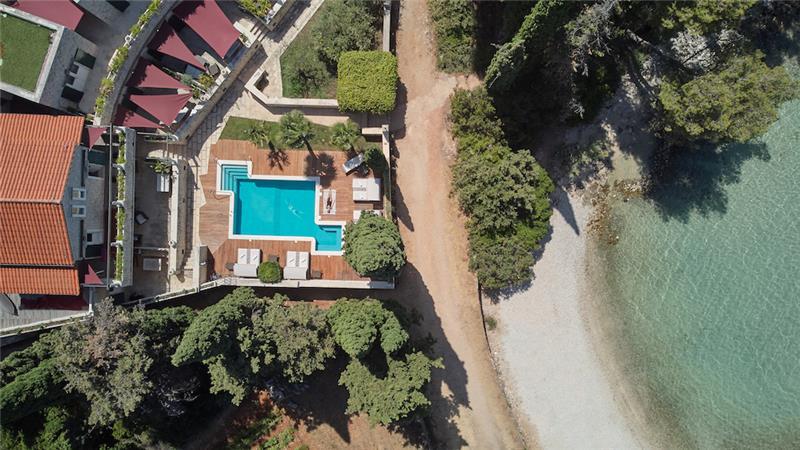 7 Bedroom Extensive Beachfront Villa with Heated Pool in Supetar, Brac Island, Sleeps 14