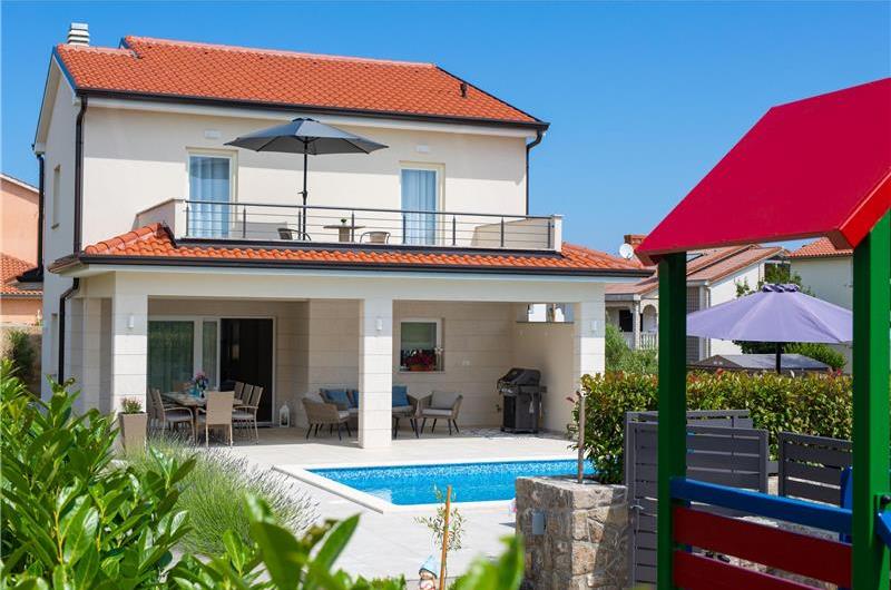 3 Bedroom Villa with Pool on Krk Island, Sleeps 7 - 9
